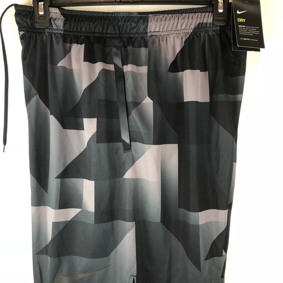 NWT Nike Shadow Grating Short XXL - Picture 3 of 5